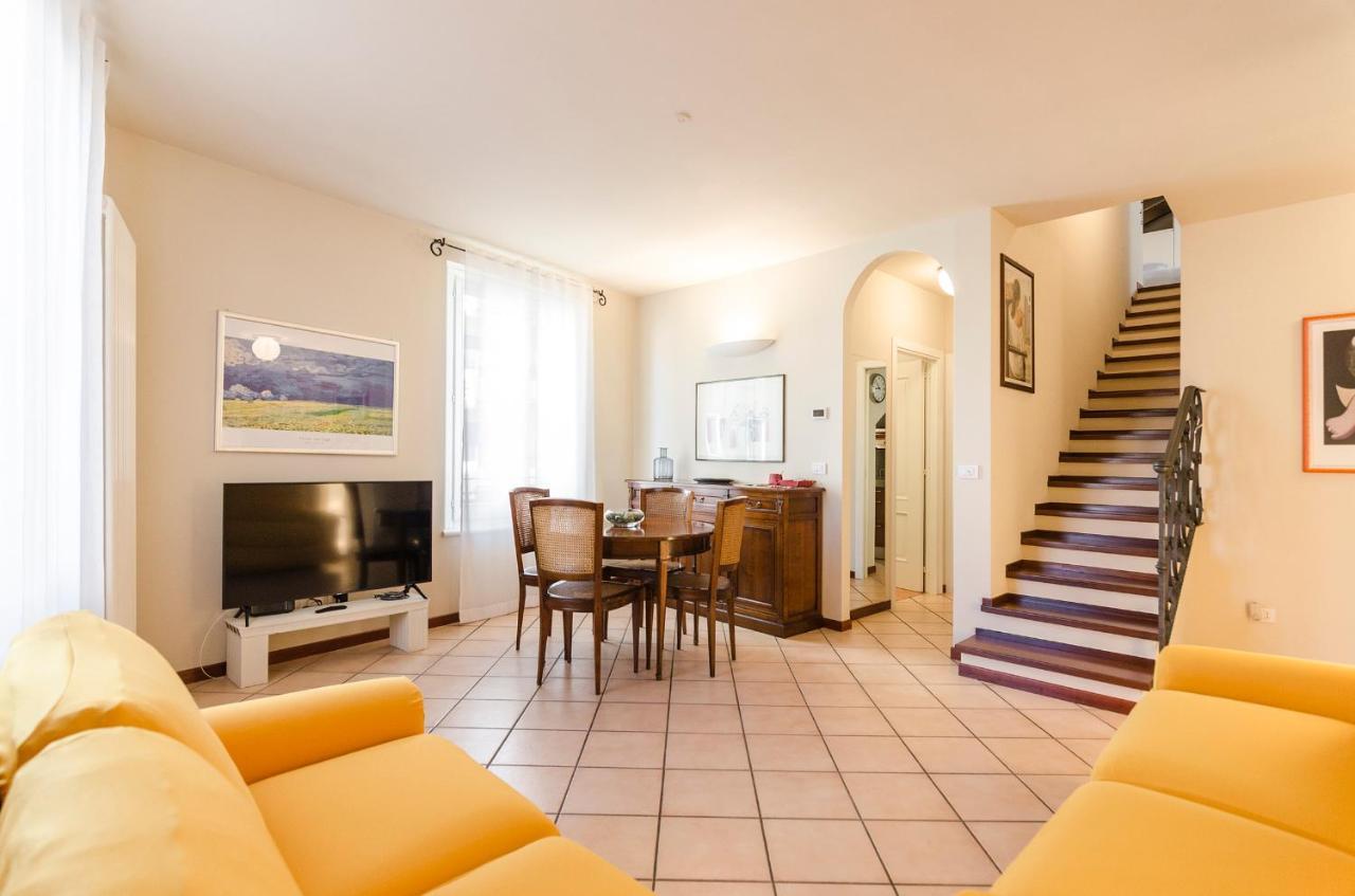Flat 13: Elegante E Luminoso Con Terrazzo Privato Appartement Bologna Buitenkant foto