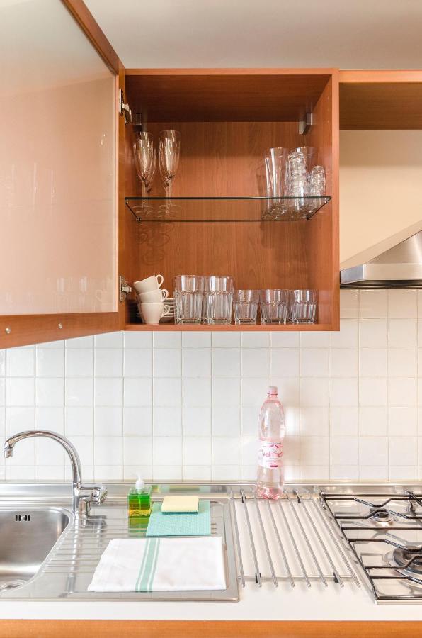 Flat 13: Elegante E Luminoso Con Terrazzo Privato Appartement Bologna Buitenkant foto