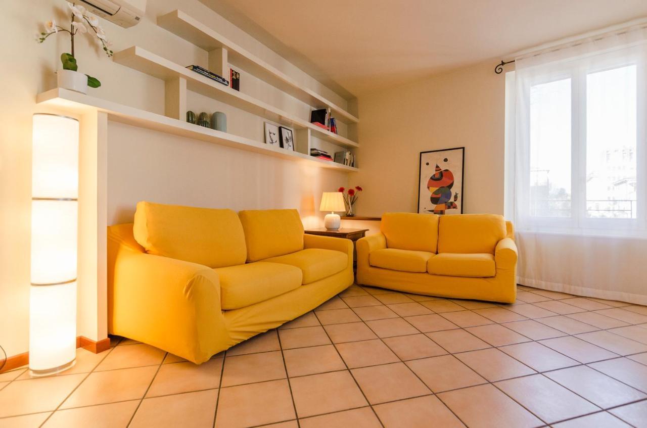 Flat 13: Elegante E Luminoso Con Terrazzo Privato Appartement Bologna Buitenkant foto