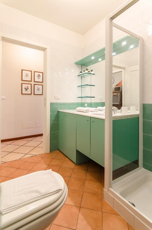 Flat 13: Elegante E Luminoso Con Terrazzo Privato Appartement Bologna Buitenkant foto