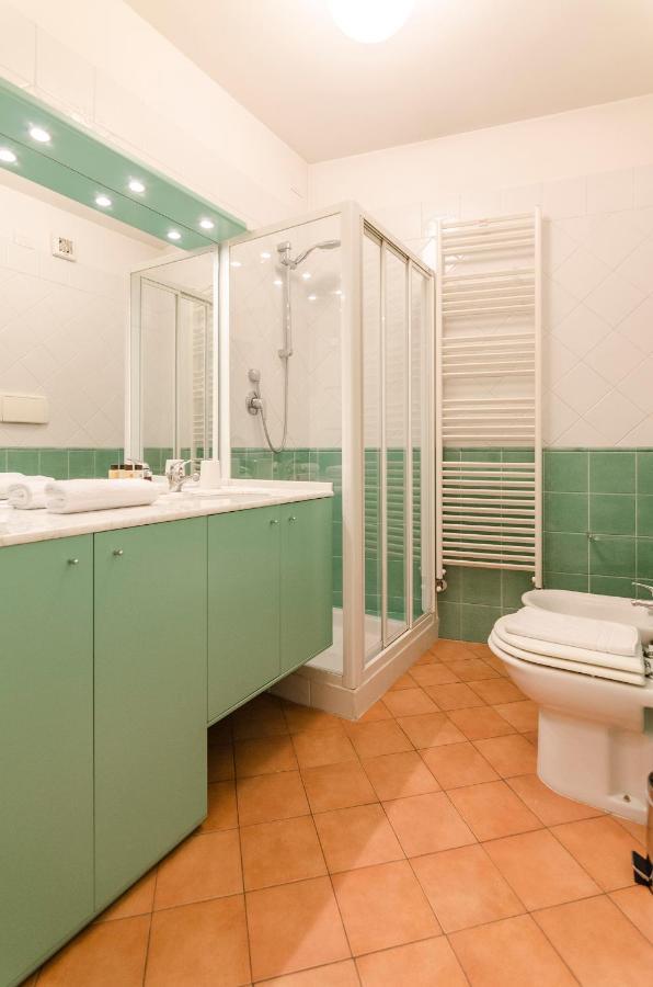 Flat 13: Elegante E Luminoso Con Terrazzo Privato Appartement Bologna Buitenkant foto