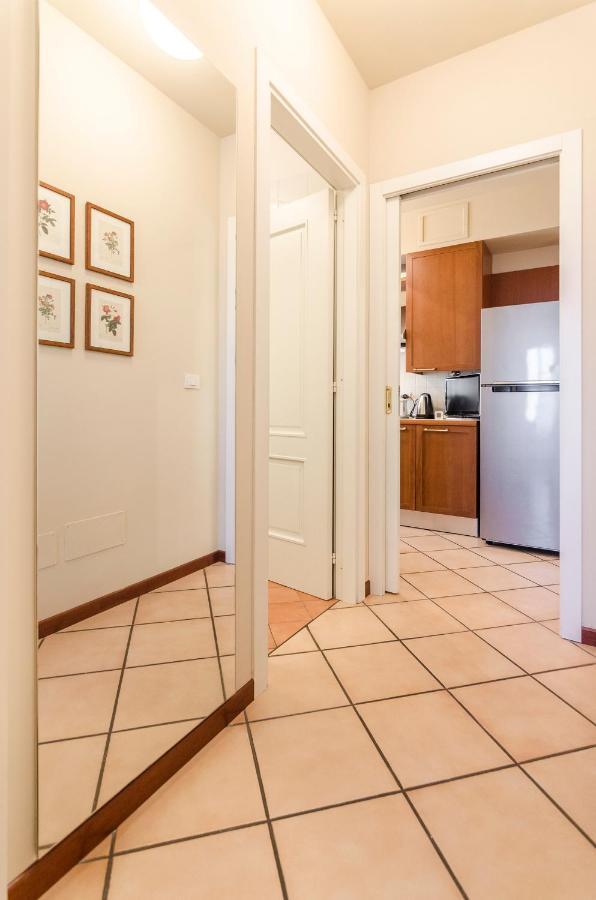 Flat 13: Elegante E Luminoso Con Terrazzo Privato Appartement Bologna Buitenkant foto