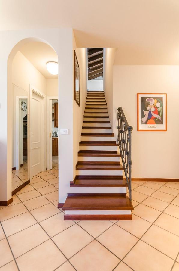 Flat 13: Elegante E Luminoso Con Terrazzo Privato Appartement Bologna Buitenkant foto