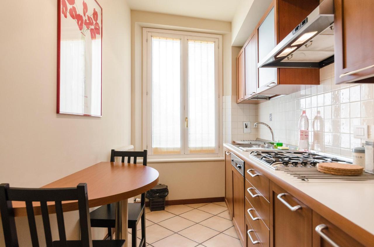 Flat 13: Elegante E Luminoso Con Terrazzo Privato Appartement Bologna Buitenkant foto