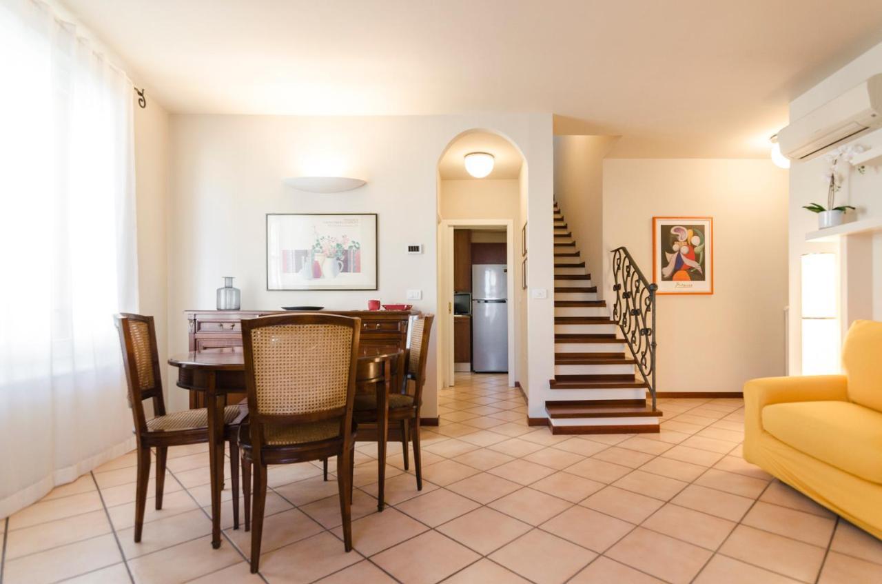 Flat 13: Elegante E Luminoso Con Terrazzo Privato Appartement Bologna Buitenkant foto