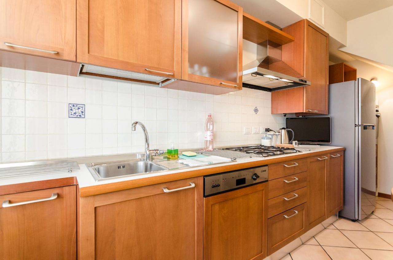 Flat 13: Elegante E Luminoso Con Terrazzo Privato Appartement Bologna Buitenkant foto