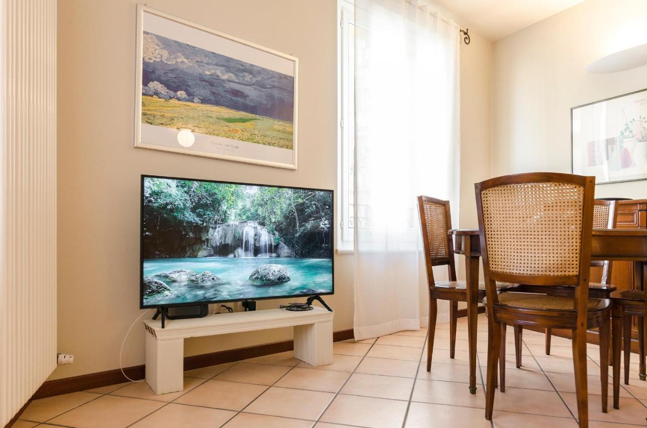 Flat 13: Elegante E Luminoso Con Terrazzo Privato Appartement Bologna Buitenkant foto