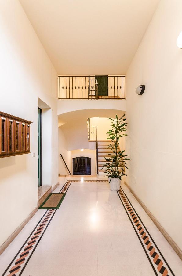 Flat 13: Elegante E Luminoso Con Terrazzo Privato Appartement Bologna Buitenkant foto