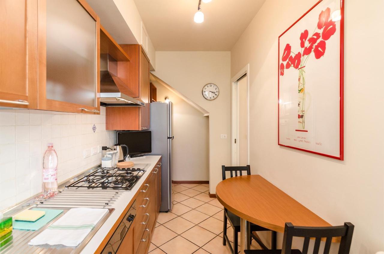 Flat 13: Elegante E Luminoso Con Terrazzo Privato Appartement Bologna Buitenkant foto