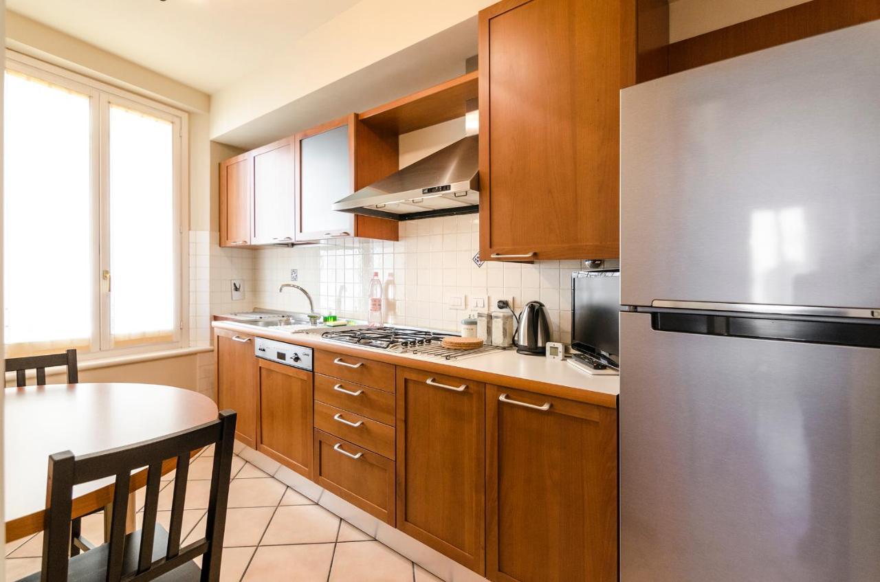 Flat 13: Elegante E Luminoso Con Terrazzo Privato Appartement Bologna Buitenkant foto